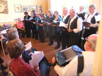 Klezmer mit Gofenberg-Chor im ausverkauften Kulturbahnhof am 20.09.2015