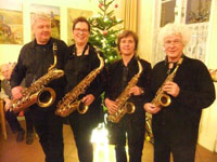 Vier Saxofone unter dem Weihnachtsbaum am 02.12.2015: Dsenfischers Handarbeitszirkel lst Begeisterungsstrme aus