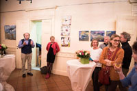 Vernissage der Malerin Yvonne Steinert, Elisabeth Arend singt, Klaus Schfer am Klavier.