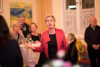 Vernissage der Malerin Yvonne Steinert, Elisabeth Arend singt, Klaus Schfer am Klavier.