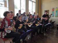 Ukulelenorchester The Gentle Ukes` begeistern den Brgertreff am 11.04.2018