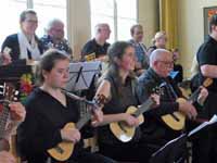 Ukulelenorchester The Gentle Ukes` begeistern den Brgertreff am 11.04.2018