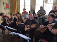 Ukulelenorchester The Gentle Ukes` begeistern den Brgertreff am 11.04.2018