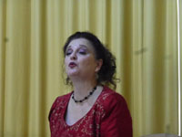 Die Sngerin Katharina Richter berichtete gemeinsam mit dem Pianisten Rudolf Gbler von Pleiten, Pech und Pannen auf der Bhne