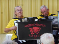 Das Akkordeon-Ensemble Harmonie konzertiert im Brgertreffpunkt