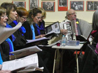 Stummfilm mit Musikbegleitung - der Gofenberg-Chor im Kulturbahnhof