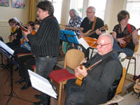 Ukulelen im Bahnhof  mit den `The Gentle Ukes´ am 15. März 2017