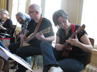 Ukulelen im Bahnhof  mit den `The Gentle Ukes´ am 15. März 2017