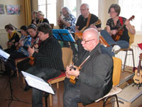 Ukulelen im Bahnhof  mit den `The Gentle Ukes´ am 15. März 2017