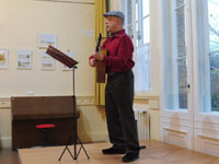 AlleinMunterhalter Bernd W. Ripke begeistert mit Volksweisen und alten Liedern