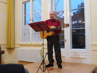 AlleinMunterhalter Bernd W. Ripke begeistert mit Volksweisen und alten Liedern