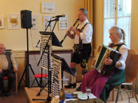 Jodel-Moni und Löffel-Felix beim Alpenländischen Musiknachmittag am 22.11.2017