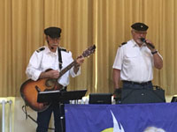 eine beschwingte, musikalische Reise über die Weltmeere