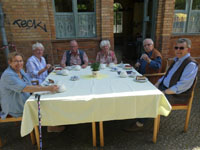 vorsichtige Wiedereröffnung  - freudige Begegnungen