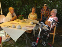 vorsichtige Wiedereröffnung  - freudige Begegnungen