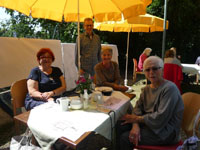 vorsichtige Wiedereröffnung  - freudige Begegnungen