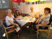 vorsichtige Wiedereröffnung  - freudige Begegnungen