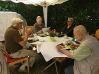 vorsichtige Wiedereröffnung  - freudige Begegnungen