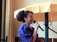 Evergreens zum Mitsingen präsentiert Claudia Himmel